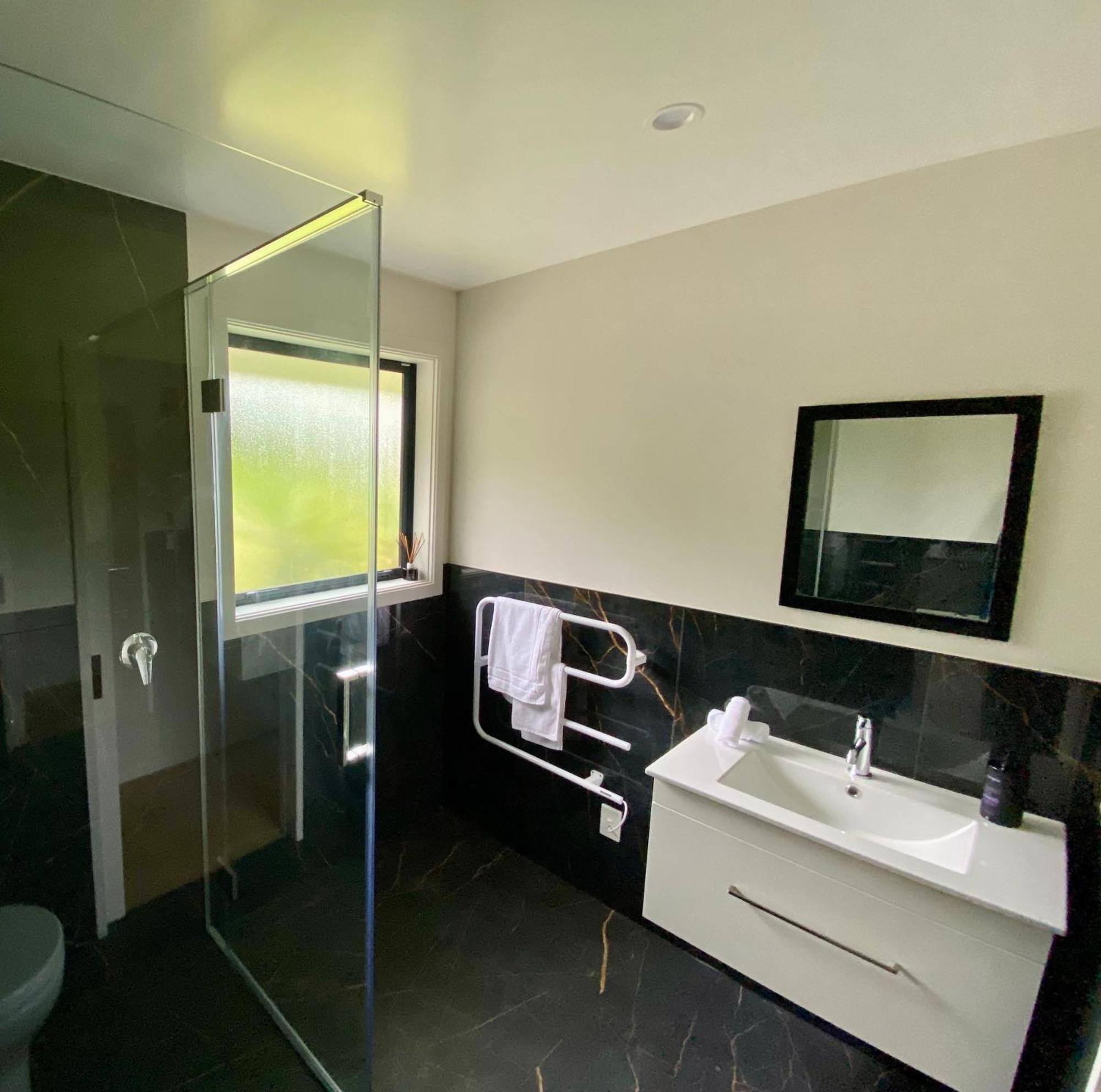 Ocean & Mountain Views - Kaikoura Villa Eksteriør bilde